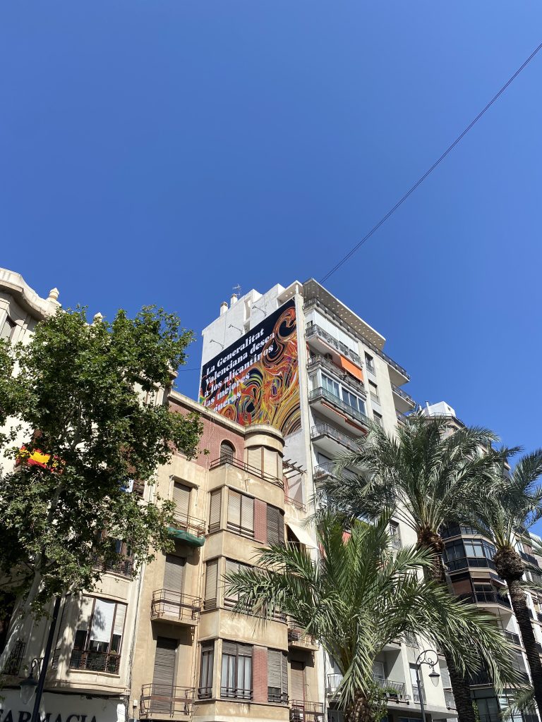 Vertipro Trabajos en Altura - Montaje de carteles publicitarios