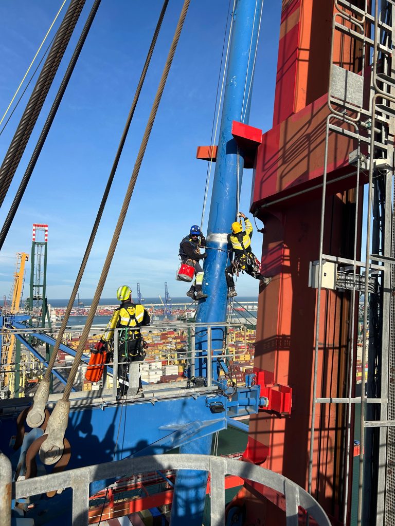 Vertipro Trabajos en Altura - Puertos, trabajos mantenimiento y rescate